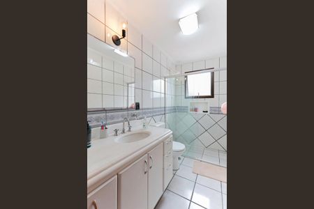 Apartamento à venda com 250m², 4 quartos e 5 vagas Apartamento à venda com 250m², 4 quartos e 5 vagasBanheiro da suíte 3
