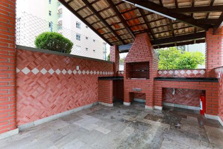 Apartamento à venda com 250m², 4 quartos e 5 vagas Apartamento à venda com 250m², 4 quartos e 5 vagasÁrea comum - Churrasqueira