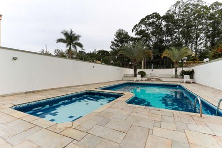 Apartamento à venda com 250m², 4 quartos e 5 vagas Apartamento à venda com 250m², 4 quartos e 5 vagasÁrea comum - Piscina