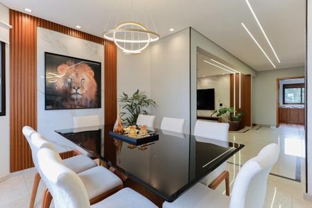 Apartamento à venda com 250m², 4 quartos e 5 vagas Apartamento à venda com 250m², 4 quartos e 5 vagasSala de jantar