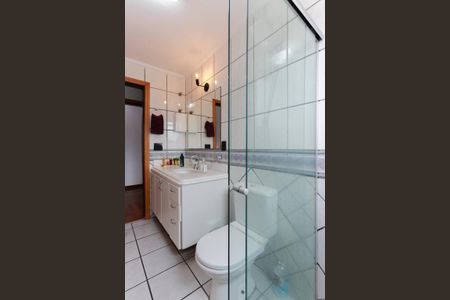 Apartamento à venda com 250m², 4 quartos e 5 vagas Apartamento à venda com 250m², 4 quartos e 5 vagasBanheiro da suíte 3