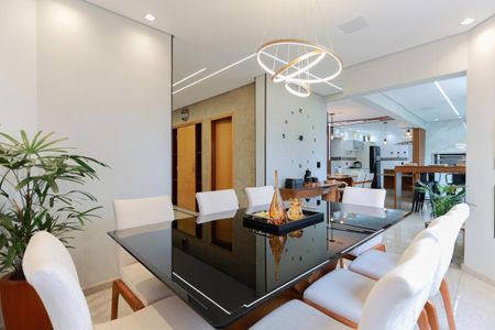Apartamento à venda com 250m², 4 quartos e 5 vagas Apartamento à venda com 250m², 4 quartos e 5 vagasSala de jantar
