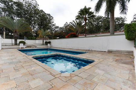 Apartamento à venda com 250m², 4 quartos e 5 vagas Apartamento à venda com 250m², 4 quartos e 5 vagasÁrea comum - Piscina