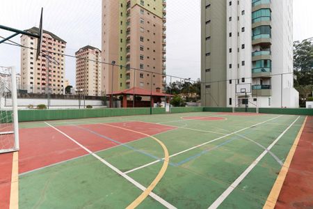 Apartamento à venda com 250m², 4 quartos e 5 vagas Apartamento à venda com 250m², 4 quartos e 5 vagasÁrea comum - Quadra esportiva