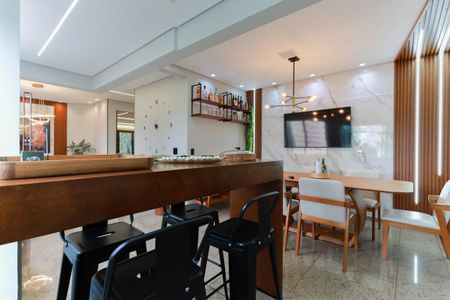 Apartamento à venda com 250m², 4 quartos e 5 vagas Apartamento à venda com 250m², 4 quartos e 5 vagasCopa e área de lazer