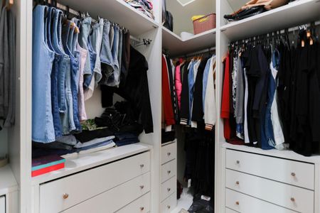 Apartamento à venda com 250m², 4 quartos e 5 vagas Apartamento à venda com 250m², 4 quartos e 5 vagasCloset da suíte 1