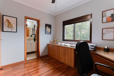 Apartamento à venda com 250m², 4 quartos e 5 vagas Apartamento à venda com 250m², 4 quartos e 5 vagasSuíte 4