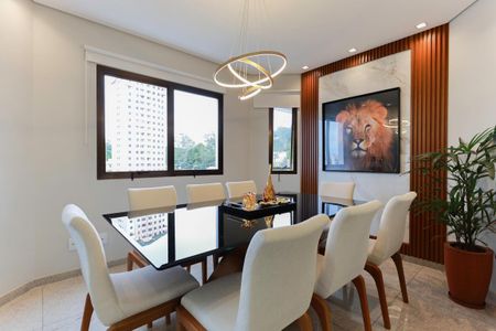 Apartamento à venda com 250m², 4 quartos e 5 vagas Apartamento à venda com 250m², 4 quartos e 5 vagasSala de jantar