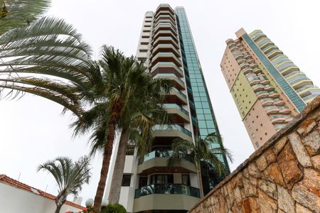 Apartamento à venda com 250m², 4 quartos e 5 vagas Apartamento à venda com 250m², 4 quartos e 5 vagasFachada do prédio
