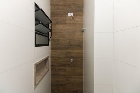 Apartamento à venda com 38m², 2 quartos e sem vaga Apartamento à venda com 38m², 2 quartos e sem vagaBanheiro