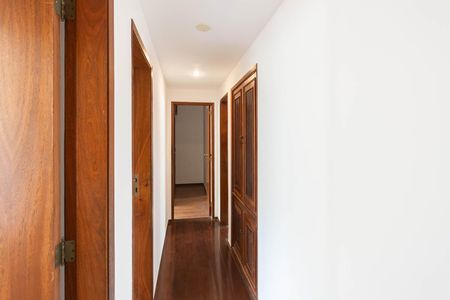 Apartamento à venda com 140m², 3 quartos e 1 vagaCorredor