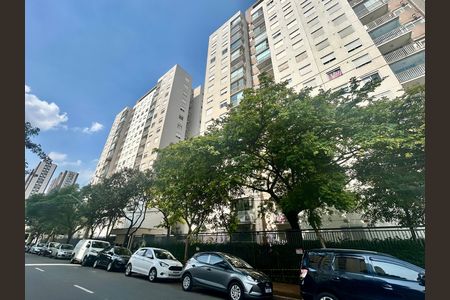 Apartamento à venda com 46m², 2 quartos e 1 vaga Apartamento à venda com 46m², 2 quartos e 1 vagaFachada