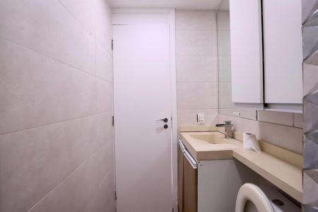 Apartamento à venda com 46m², 2 quartos e 1 vaga Apartamento à venda com 46m², 2 quartos e 1 vagaBanheiro