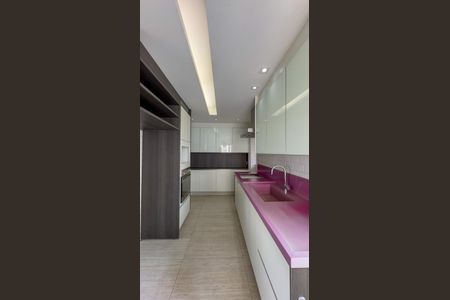 Apartamento à venda com 185m², 3 quartos e 3 vagasCozinha