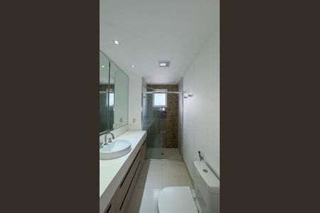 Apartamento à venda com 185m², 3 quartos e 3 vagasBanheiro da Suíte 1