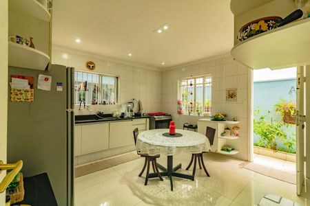 Casa à venda com 90m², 3 quartos e 2 vagas