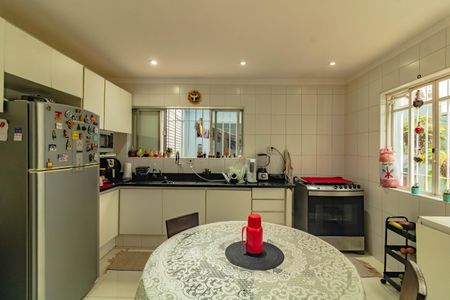 Casa à venda com 90m², 3 quartos e 2 vagas