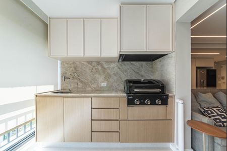 Apartamento à venda com 130m², 3 quartos e 2 vagas Apartamento à venda com 130m², 3 quartos e 2 vagasVaranda