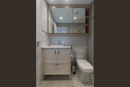 Apartamento à venda com 130m², 3 quartos e 2 vagas Apartamento à venda com 130m², 3 quartos e 2 vagasBanheiro da Suíte 1