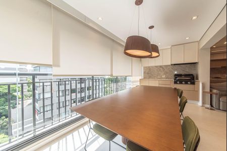 Apartamento à venda com 130m², 3 quartos e 2 vagas Apartamento à venda com 130m², 3 quartos e 2 vagasVaranda