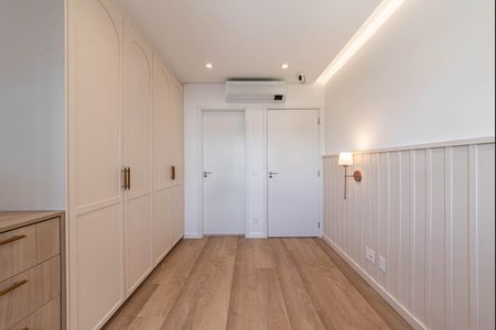 Apartamento à venda com 130m², 3 quartos e 2 vagas Apartamento à venda com 130m², 3 quartos e 2 vagasSuite 2