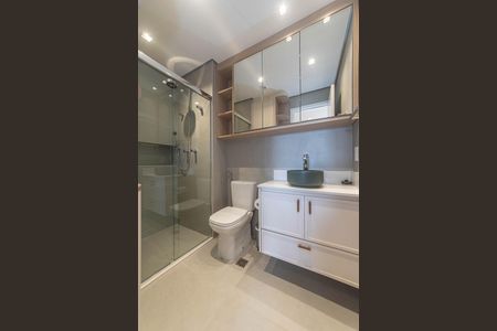 Apartamento à venda com 130m², 3 quartos e 2 vagas Apartamento à venda com 130m², 3 quartos e 2 vagasBanheiro da Suíte 2