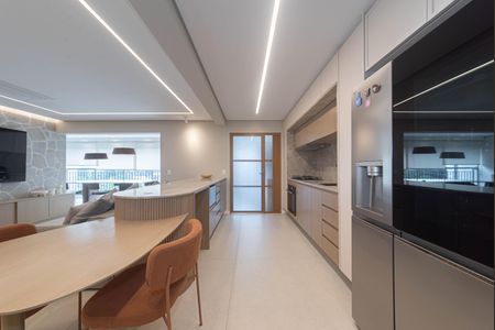 Apartamento à venda com 130m², 3 quartos e 2 vagas Apartamento à venda com 130m², 3 quartos e 2 vagasCozinha