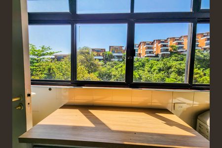 Apartamento para alugar com 86m², 2 quartos e 1 vagaÁrea de Serviço