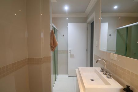 Apartamento para alugar com 220m², 3 quartos e 2 vagasBanheiro Suíte 2