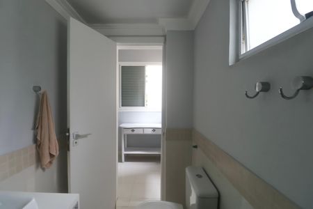 Apartamento para alugar com 220m², 3 quartos e 2 vagasBanheiro Suíte 4