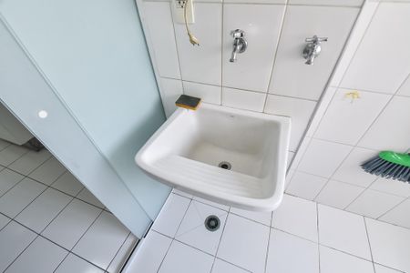 Apartamento à venda com 68m², 3 quartos e 1 vagaÁrea de serviço