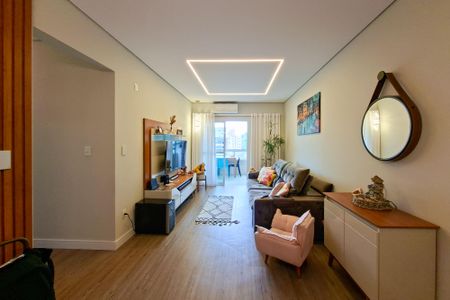 Sala de apartamento para alugar com 3 quartos, 135m² em Guilhermina, Praia Grande