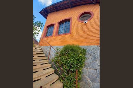 Casa à venda com 384m², 3 quartos e 2 vagas