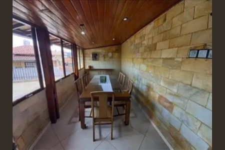 Casa à venda com 3 quartos, 384m² em Sagrada Família, Belo Horizonte