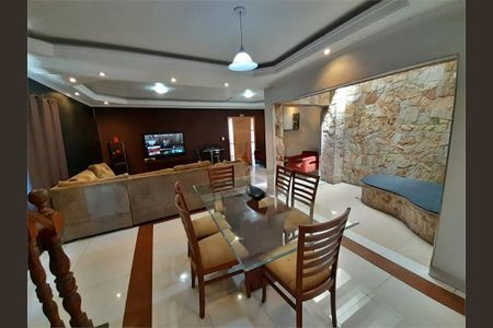 Casa à venda com 3 quartos, 262m² em Vila Aparecida s, São Paulo