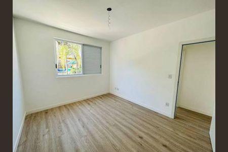 Casa à venda com 3 quartos, 134m² em Santa Rosa, Belo Horizonte