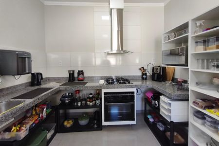 Casa à venda com 234m², 3 quartos e 1 vaga Casa à venda com 234m², 3 quartos e 1 vagaCozinha