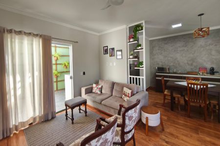 Casa à venda com 234m², 3 quartos e 1 vaga Casa à venda com 234m², 3 quartos e 1 vagaCasa 2 - Sala