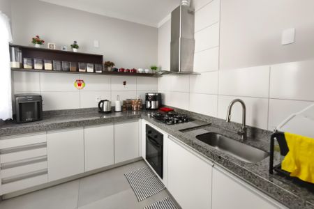 Casa à venda com 234m², 3 quartos e 1 vaga Casa à venda com 234m², 3 quartos e 1 vagaCasa 2 - Cozinha