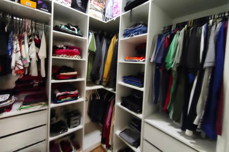 Casa à venda com 234m², 3 quartos e 1 vaga Casa à venda com 234m², 3 quartos e 1 vagaCloset Suíte