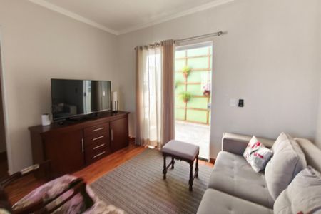 Casa à venda com 234m², 3 quartos e 1 vaga Casa à venda com 234m², 3 quartos e 1 vagaCasa 2 - Sala