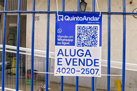 Apartamento à venda com 75m², 2 quartos e sem vagaFachada e portaria com placa