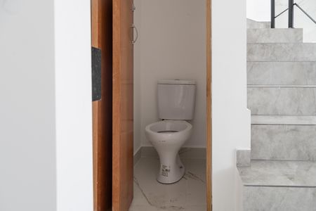 Casa à venda com 90m², 2 quartos e 2 vagas Casa à venda com 90m², 2 quartos e 2 vagasBanheiro 1