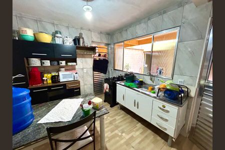 Casa para alugar com 60m², 2 quartos e 1 vagaCozinha