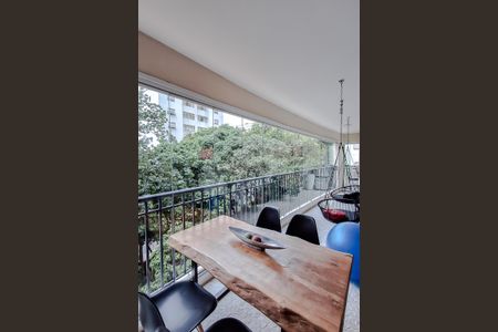 Apartamento à venda com 176m², 3 quartos e 3 vagasVaranda da Sala