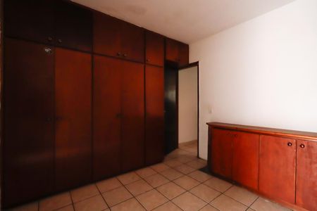 Casa à venda com 89m², 4 quartos e 1 vagaSuíte