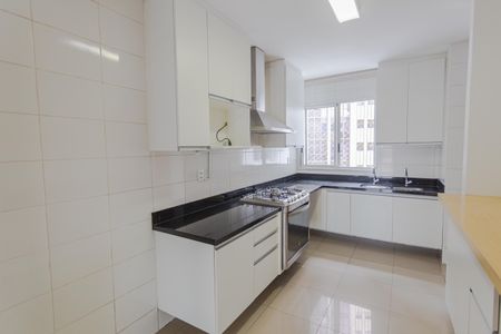 Apartamento à venda com 168m², 4 quartos e 3 vagas Apartamento à venda com 168m², 4 quartos e 3 vagasCozinha