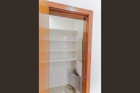 Apartamento à venda com 168m², 4 quartos e 3 vagas Apartamento à venda com 168m², 4 quartos e 3 vagasDespensa