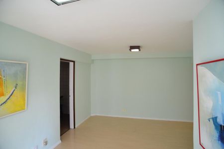 Sala de apartamento à venda com 2 quartos, 83m² em Barra da Tijuca, Rio de Janeiro