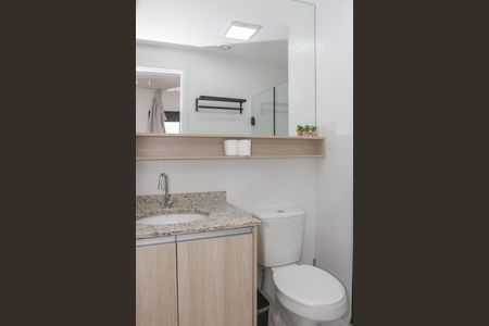 Banheiro de kitnet/studio à venda com 1 quarto, 30m² em Pompeia, São Paulo